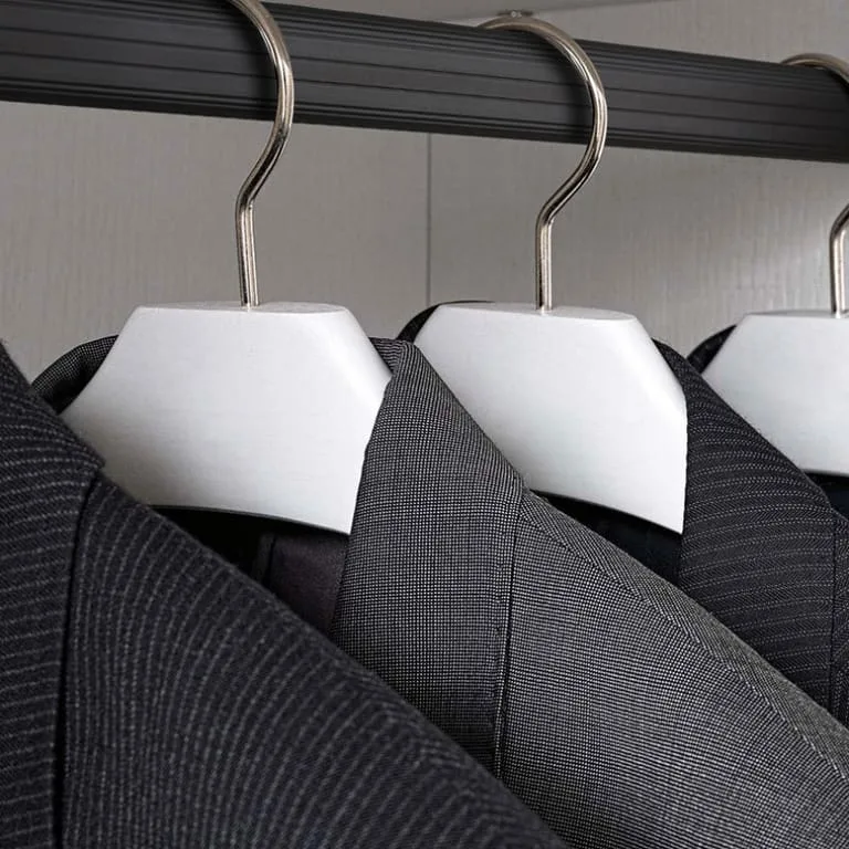Rust-Resistant Aluminum Alloy Clothes Rail — view 4